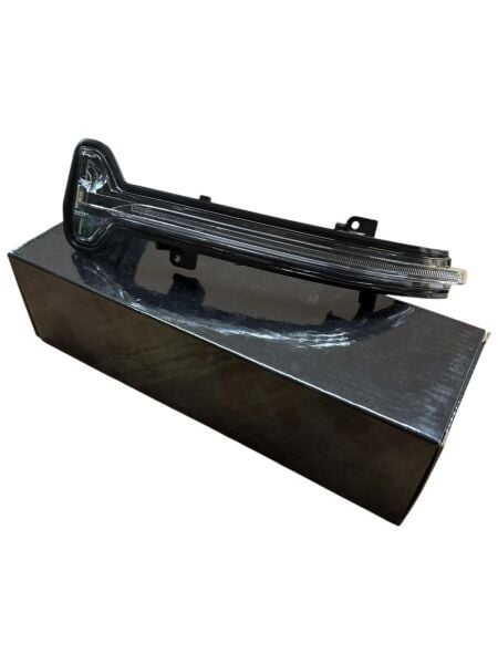 AYNA SİNYALİ SAĞ BEYAZ / BMW G20 LCI 2019- / 63137498160