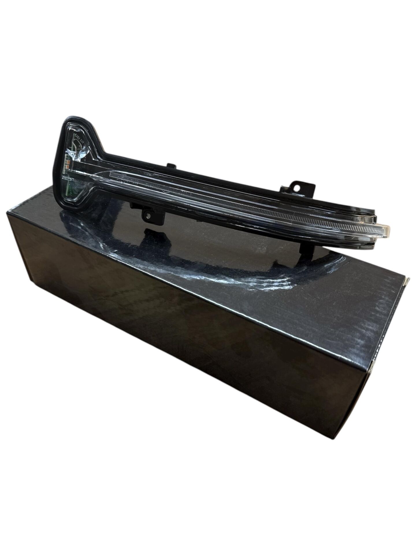 AYNA SİNYALİ SAĞ BEYAZ / BMW G20 LCI 2019- / 63137498160